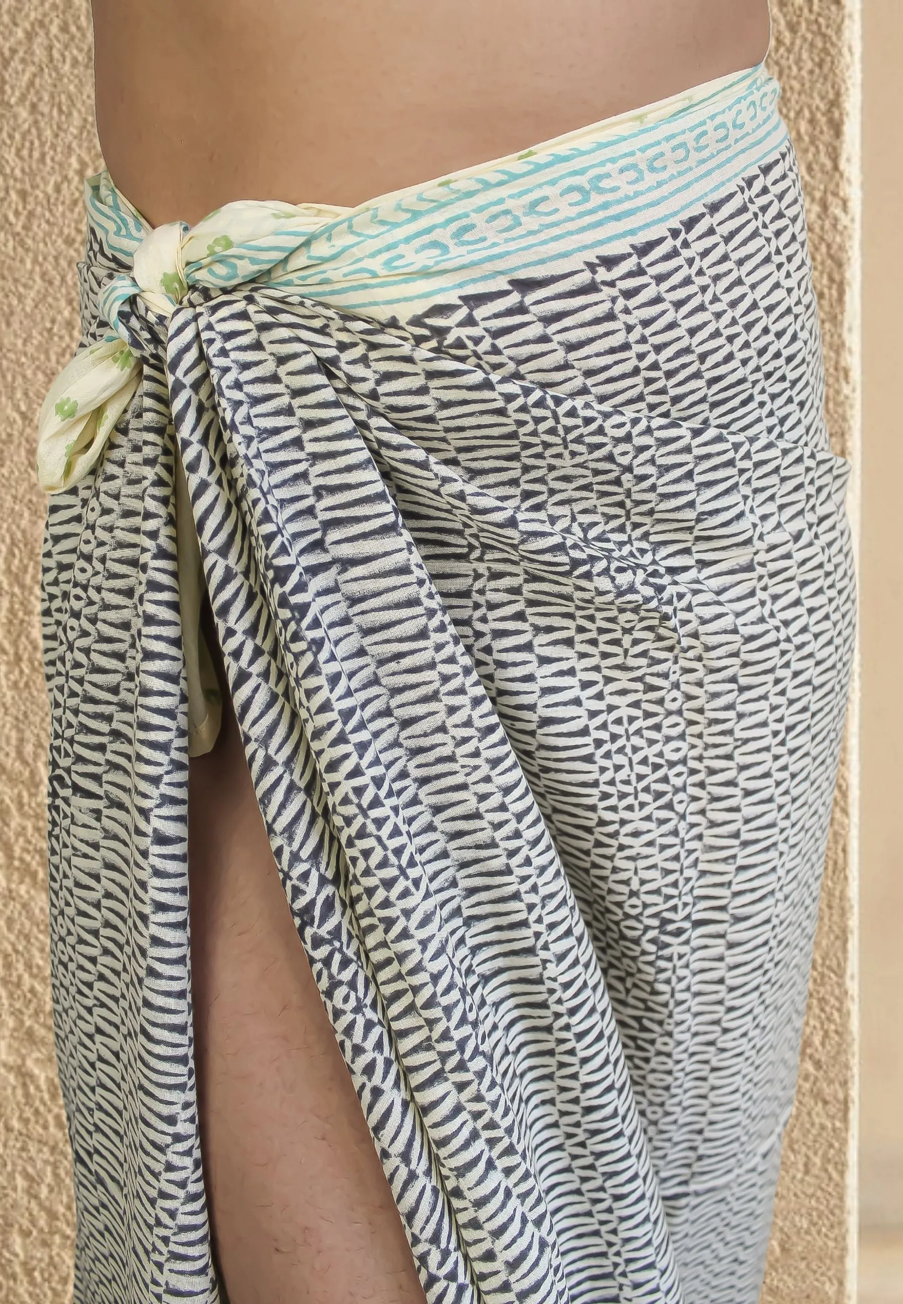 Black Lattice Beach Wrap